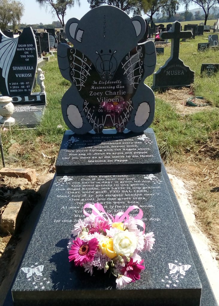 B3 – Baby Tombstones – Volgrafstene, Kopstukke, Baba Grafstene, Dubble